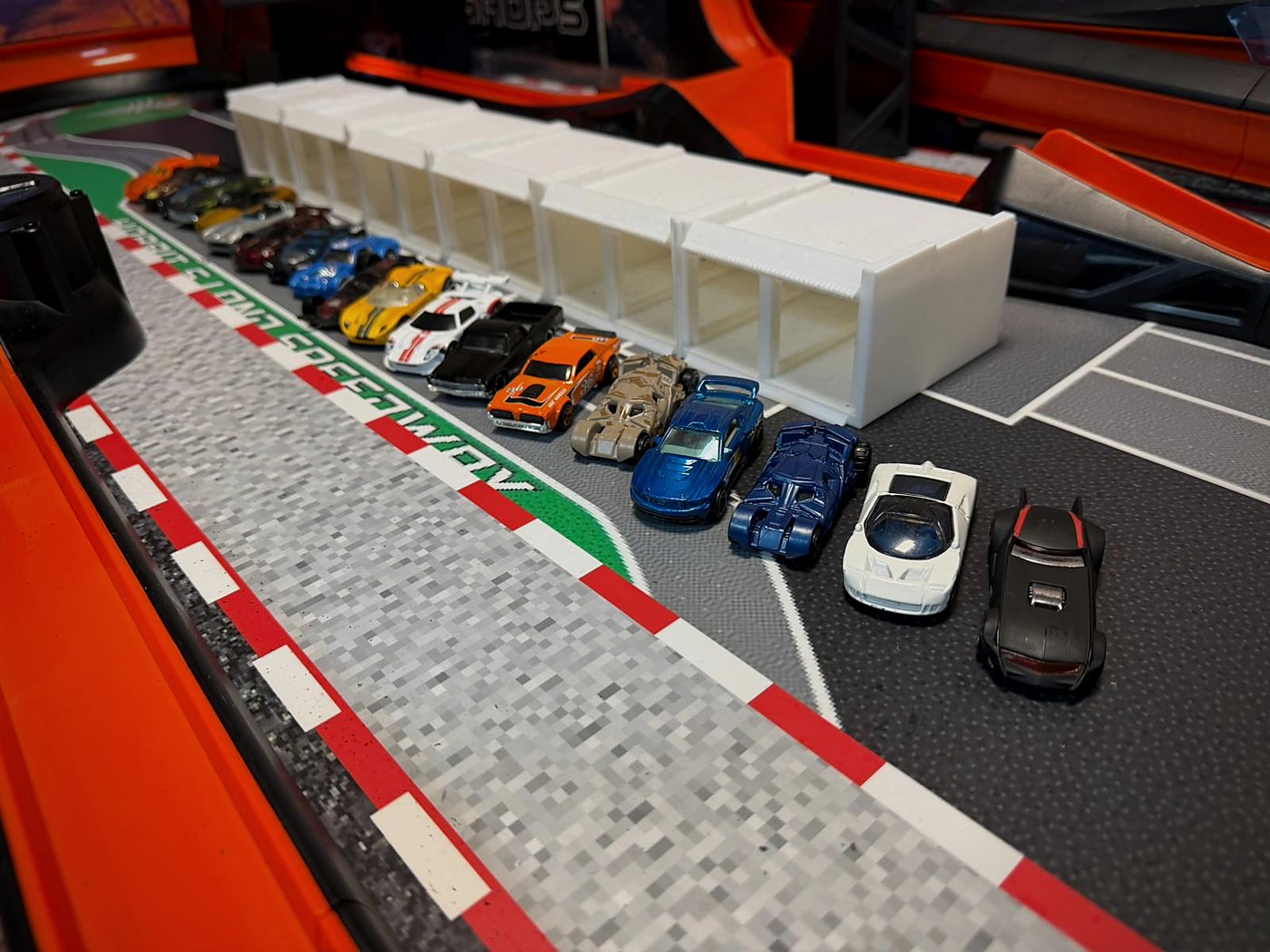 Pista de corridas Hot Wheels na loja Hobbits Land